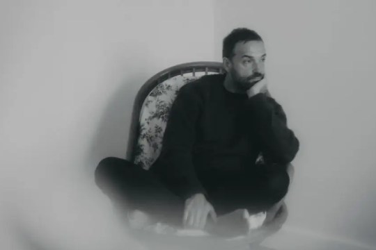 Iker Lauroba presents “Bosgarren solairutik”