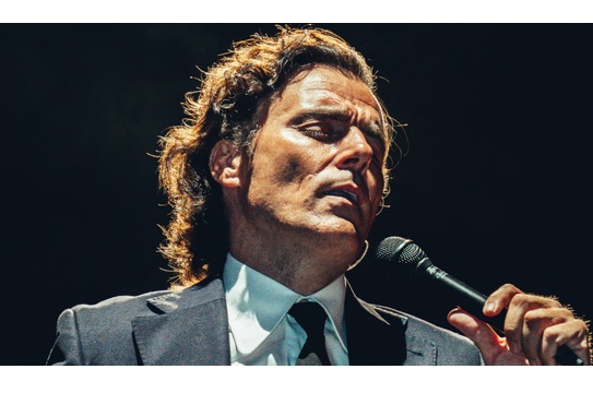 Diego Ramos revive las canciones de Julio Iglesias en Bilbao