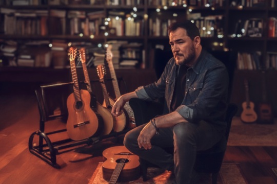 Ismael Serrano en concierto íntimo en el Kursaal