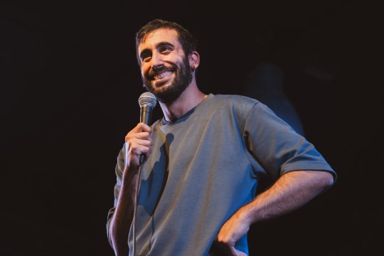 Mikel Bermejo präsentiert sein Comedy-Solo "Euskaraz" in Bilbao