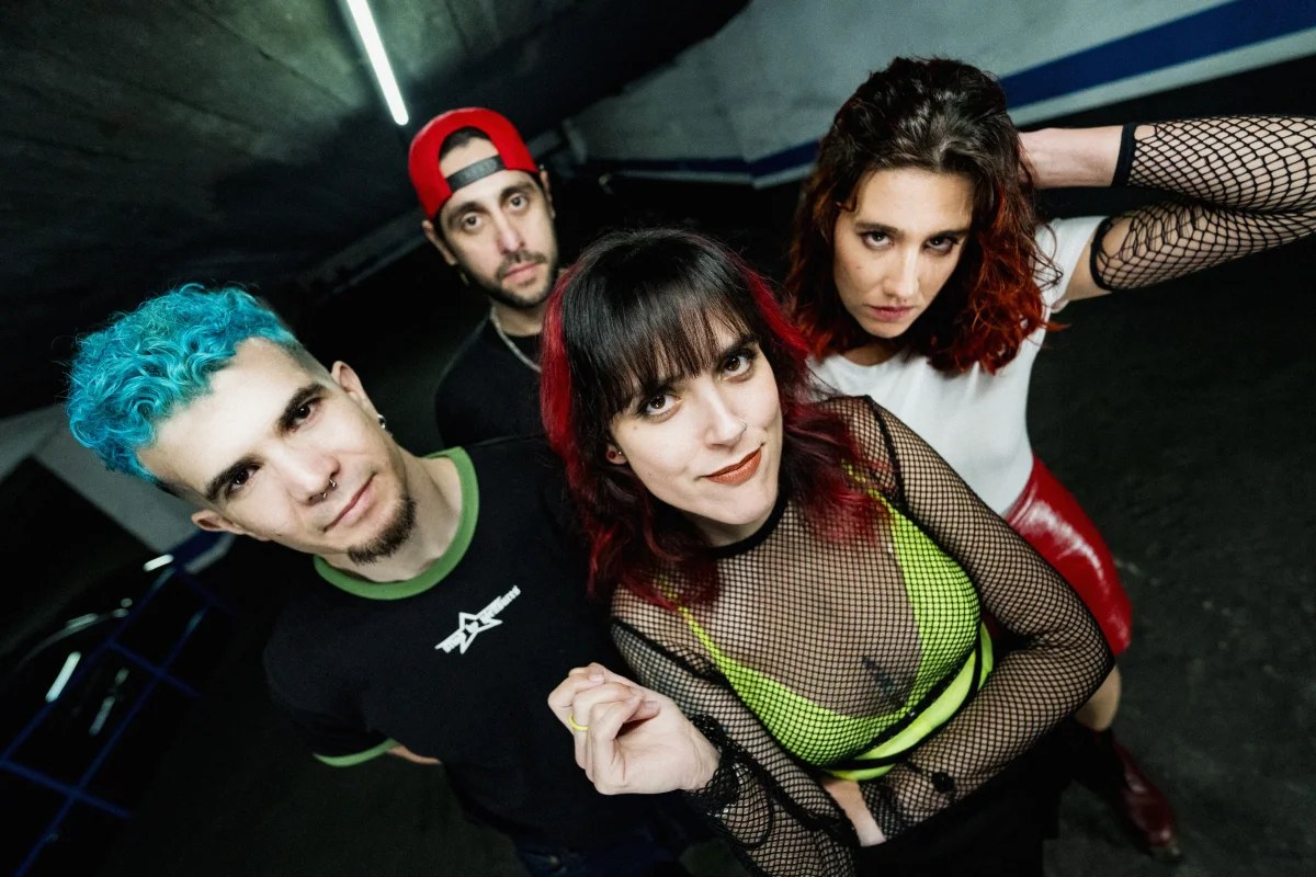 Alison Darwin i Linze en concert a Razzmatazz