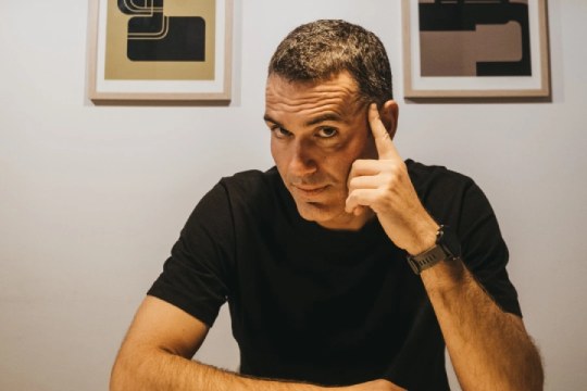 Bafi präsentiert sein Album „Etxeko loturak“ in Donostia